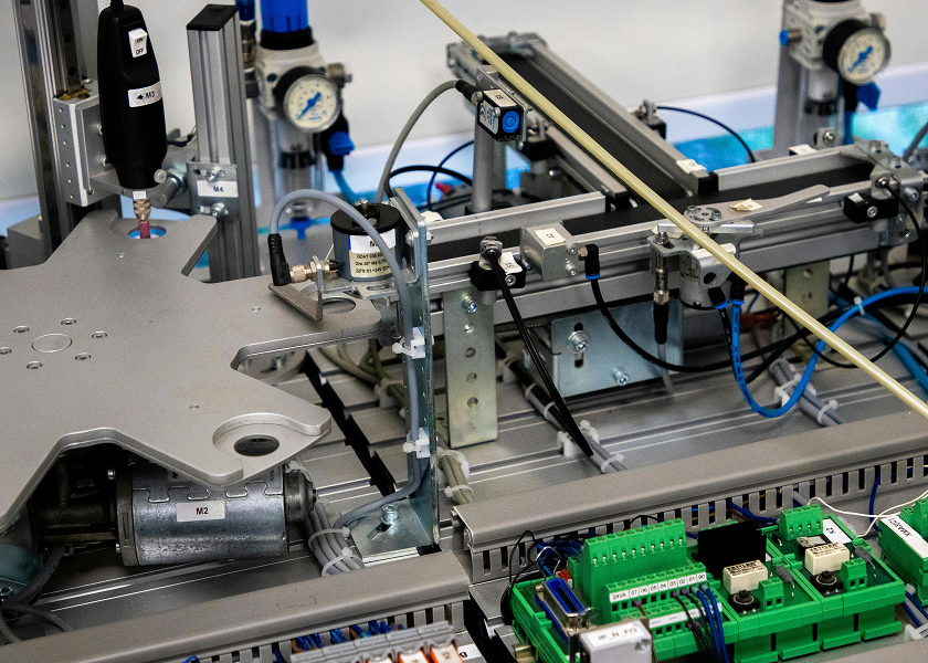 Manufacturing line